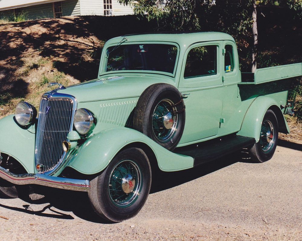 1934 Ford V8 Coupe Ute 2